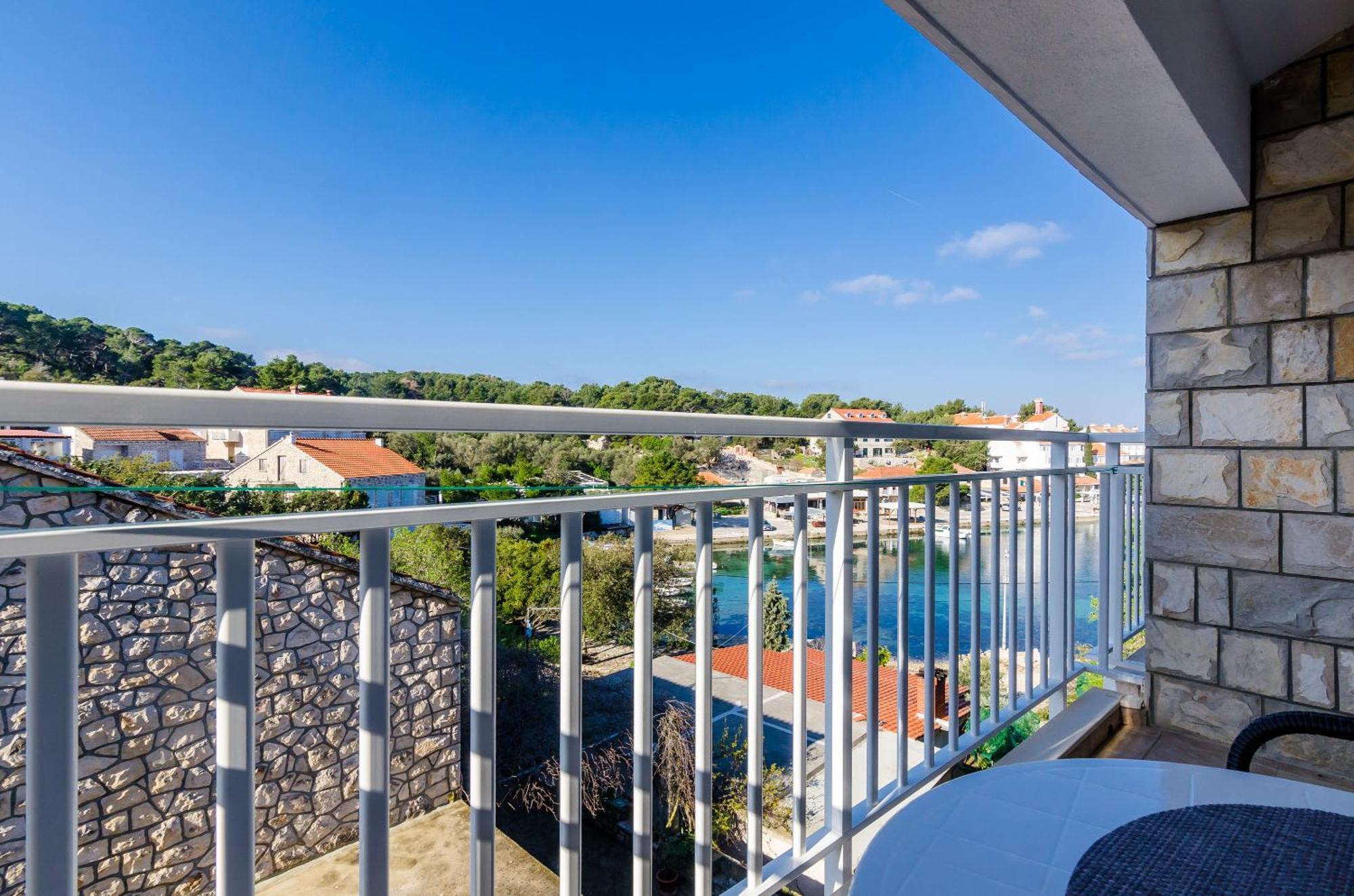 Apartments Lorena Mljet โปเมนา ภายนอก รูปภาพ