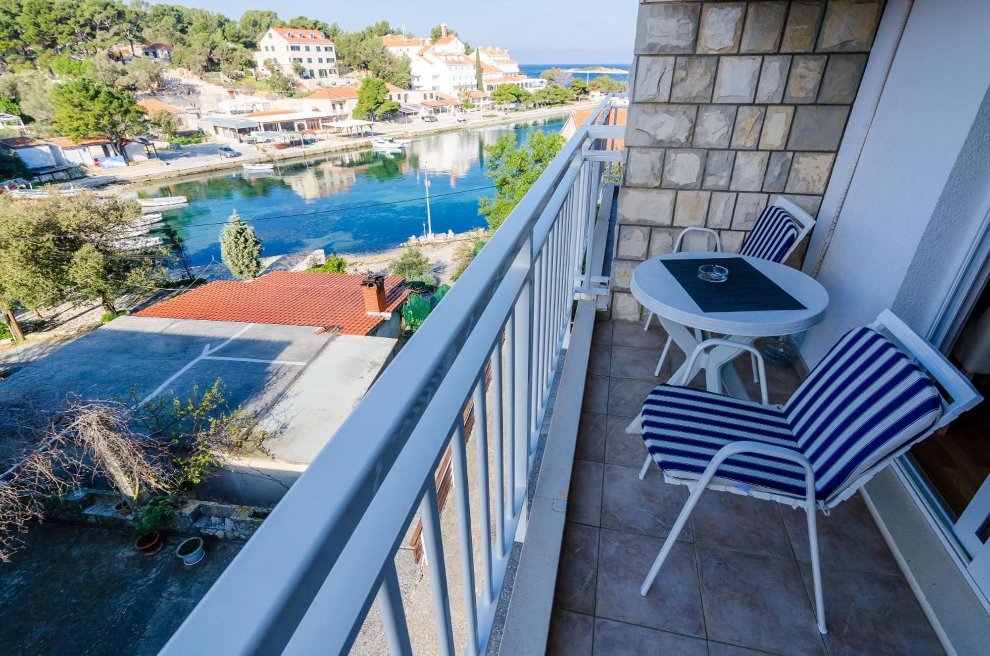 Apartments Lorena Mljet โปเมนา ภายนอก รูปภาพ